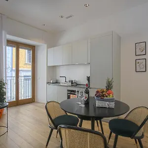 Chic Luxury Apartments-hosted By Sweetstay , Милан Италия