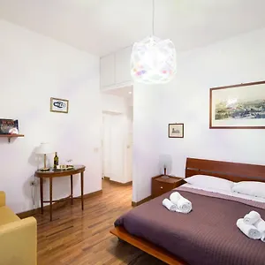 Parvula Domus Al Colosseo Appartement