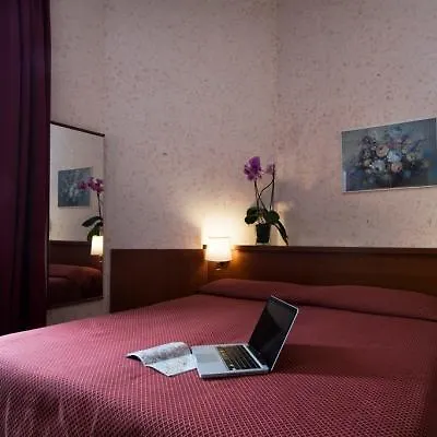 Hotel Delle Muse Roma 3*,